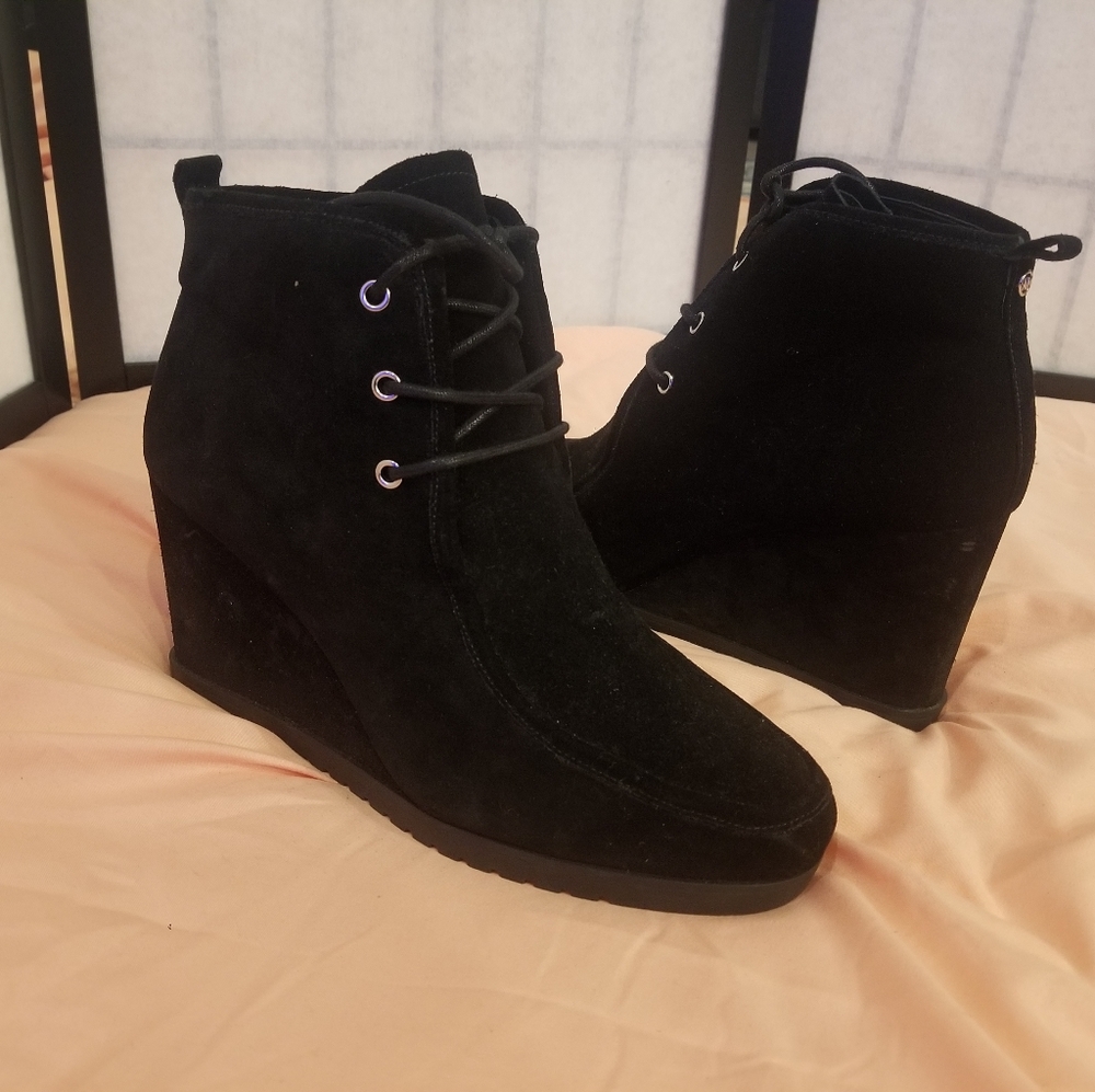 Michael kors lace up ankle boots.